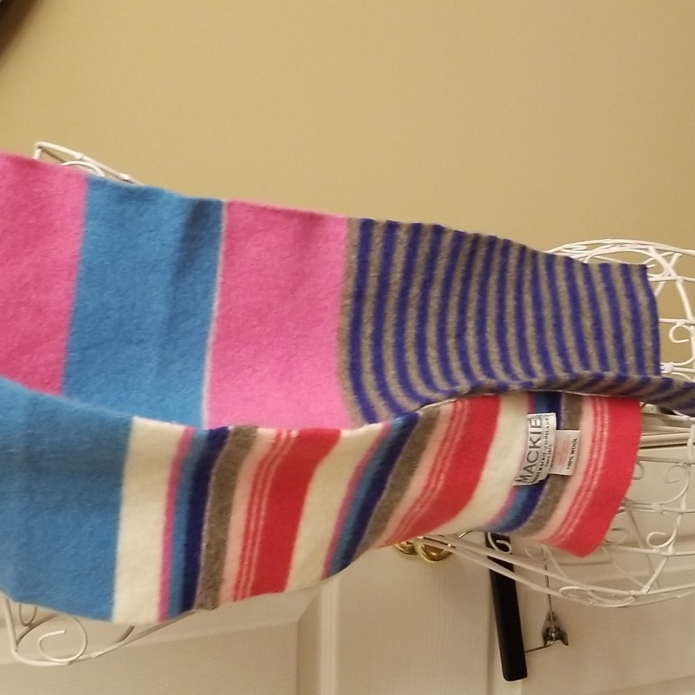 Colorful wool scarf - Picture 4 of 5